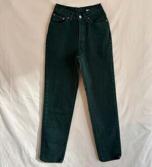 VTG Levi’s Made in USA Overdyed Forest Green Tapered Jeans - Size 25